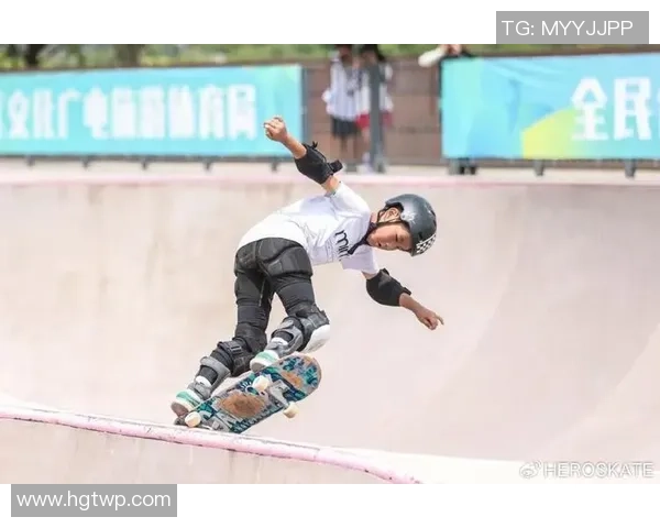 深圳滑板队的中路突破之路与深度解析滑板文化的融合与创新